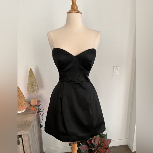Bebe Angela Sculpted Strapless Sweetheart Black Dress- Size 2 - Picture 1 of 8